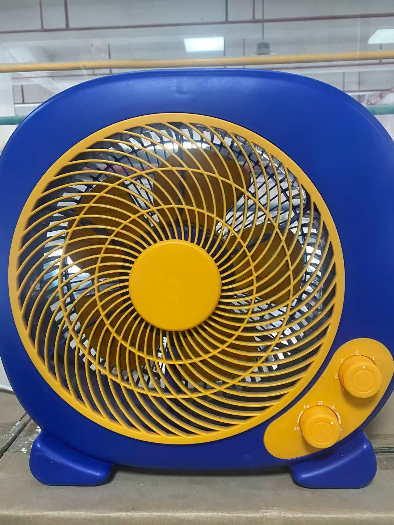 Brown fashion low noise  mini mechanical table fan Dc motor for bedroom office